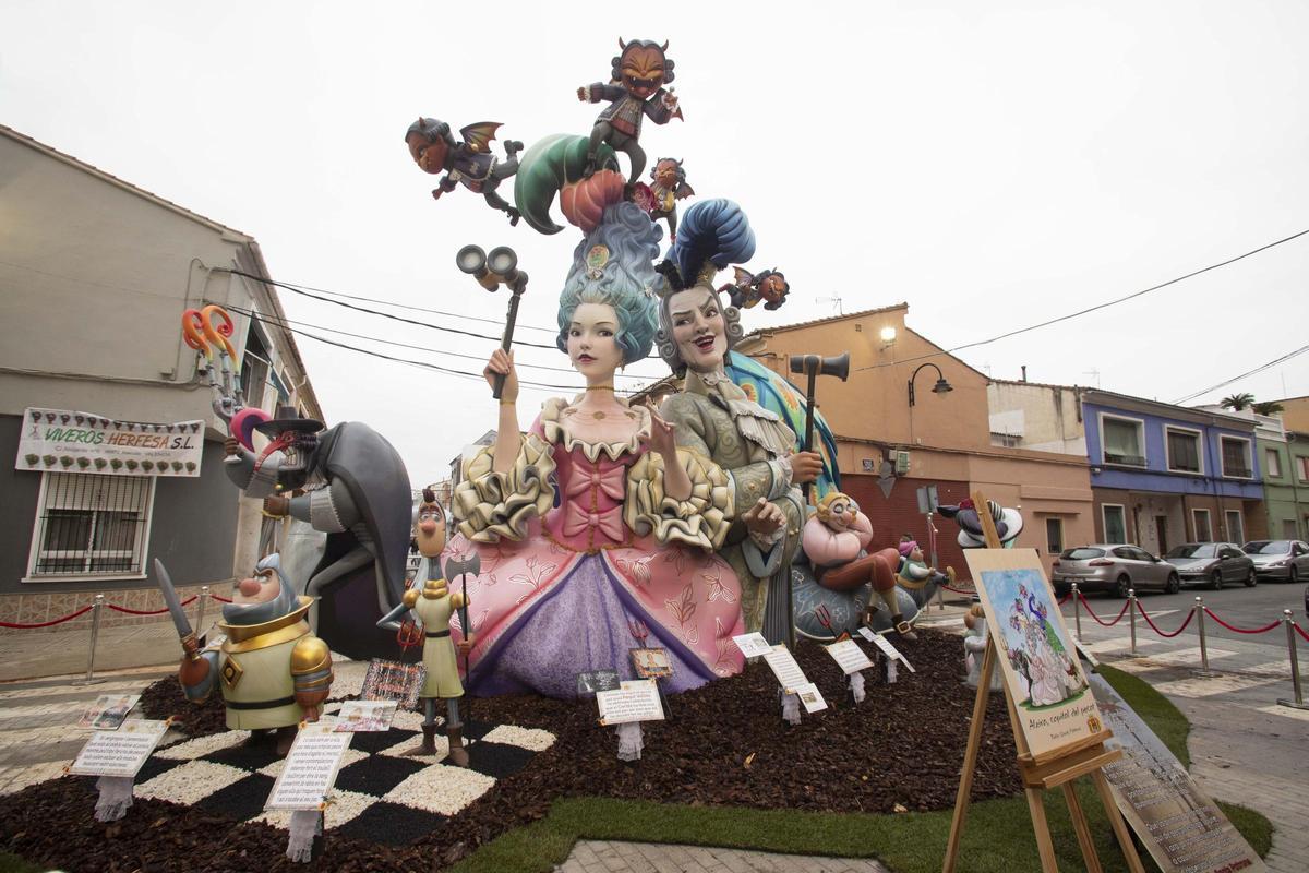 Falla plantada este año por la comisión Santa Patrons de Alzira.