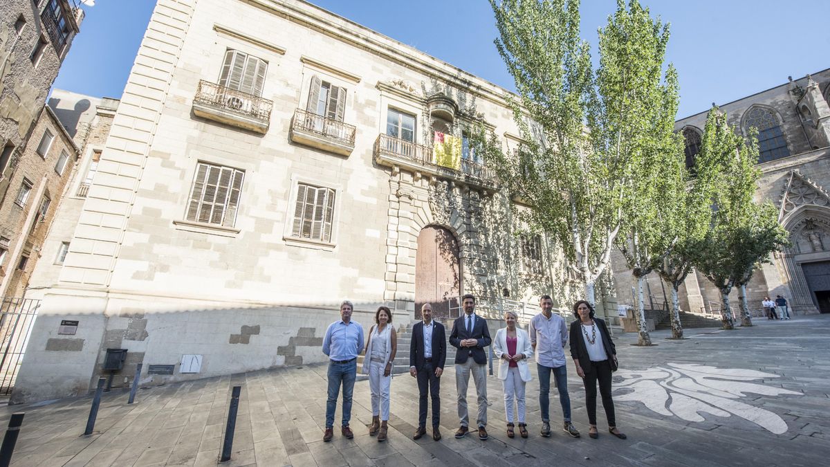 Dionís Guiteras, Anna Erra, Marc Aloy, Jordi Puigneró, Rosa Vestit, Ivan Sànchez i Judit Gisbert. Els alcaldes de la regió central junts a Manresa