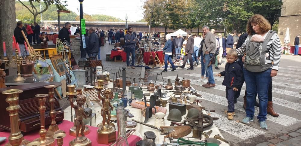 Fires d'artesans, pintura i brocanters a Girona.