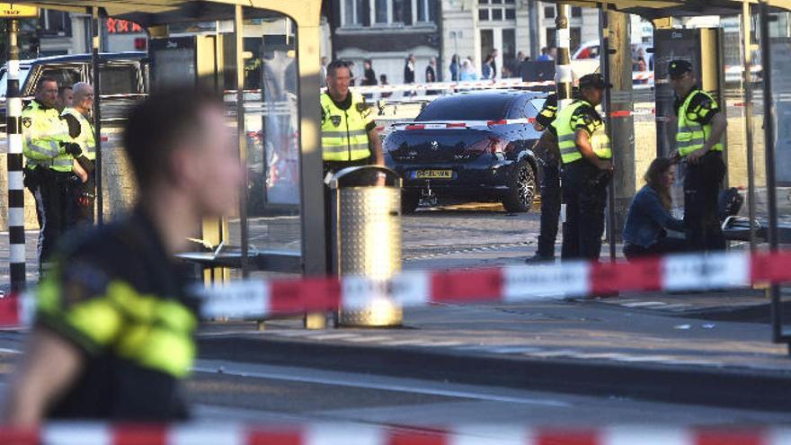 Un accidente desata la alarma  en Ámsterdam