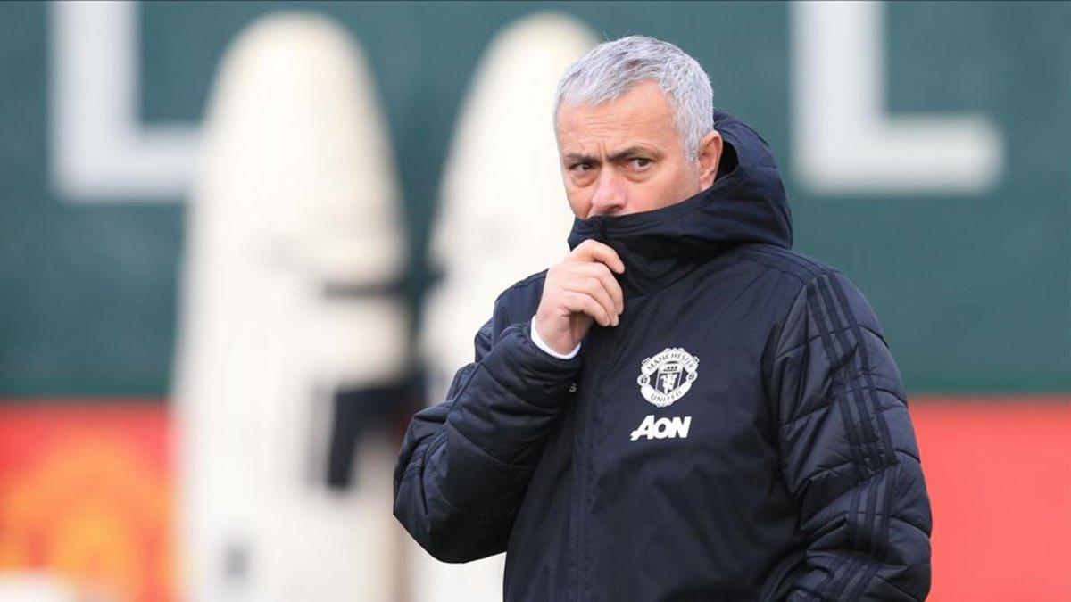 Mourinho en un entrenamiento con el Manchester United