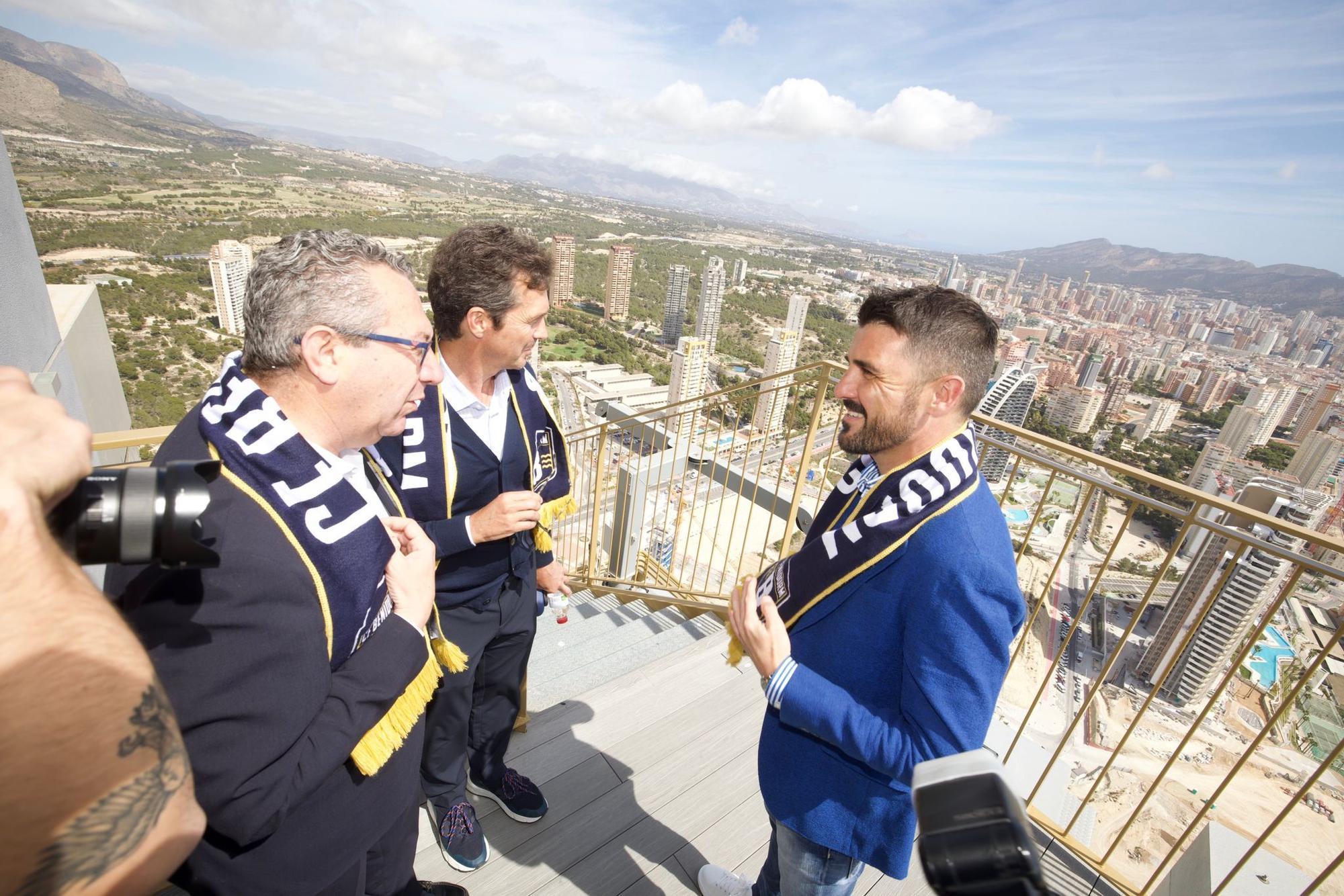 Así fue la presentación de David Villa para el 'nuevo' CF Benidorm