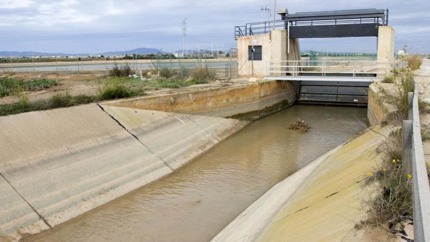 Canal del trasvase, en una imagen de archivo