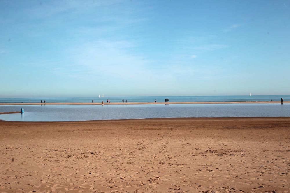 Una albufera en la playa de Las Arenas