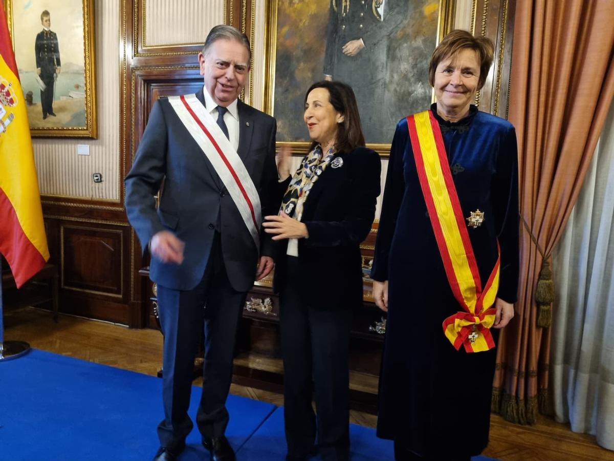 Alfredo Canteli, Margarita Robles y Carmen Moriyón, en Madrid