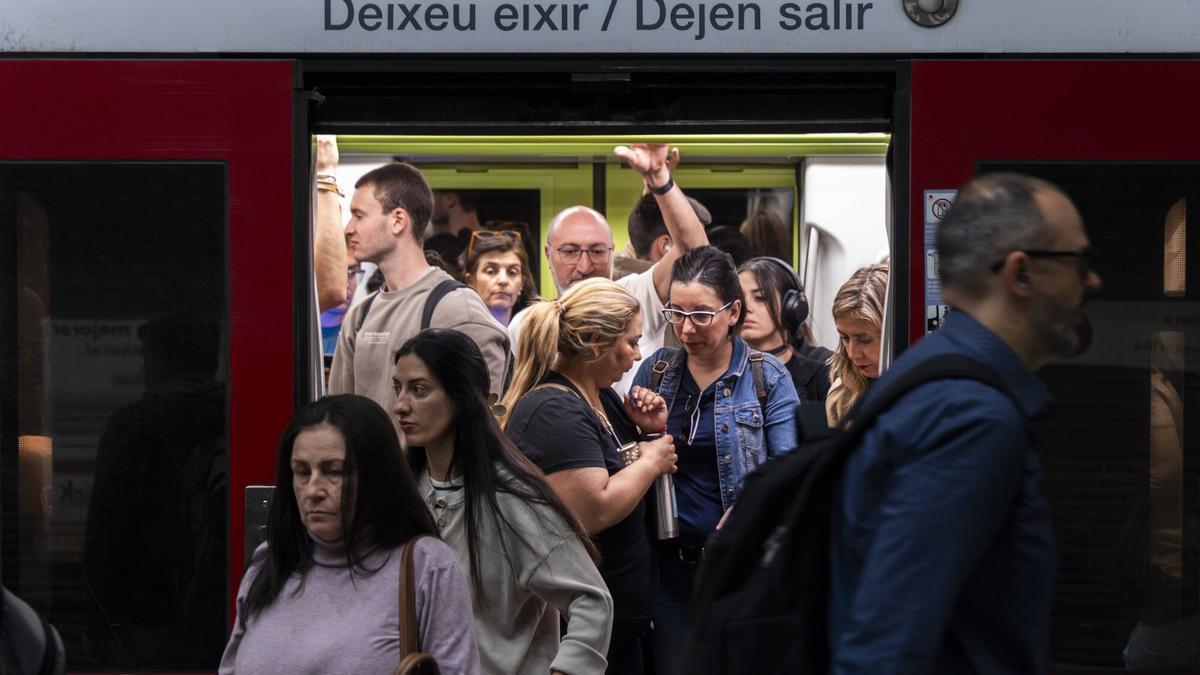 València. VLC. Un matí en hora punta en Metrovalencia