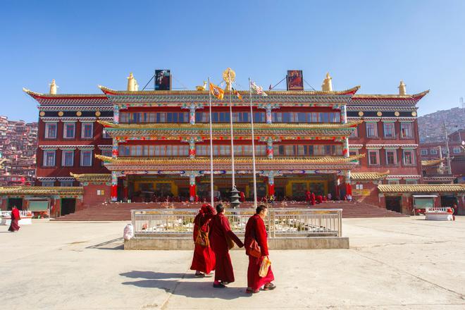 Budistas tibetanos en Larung Gar, el Tíbet