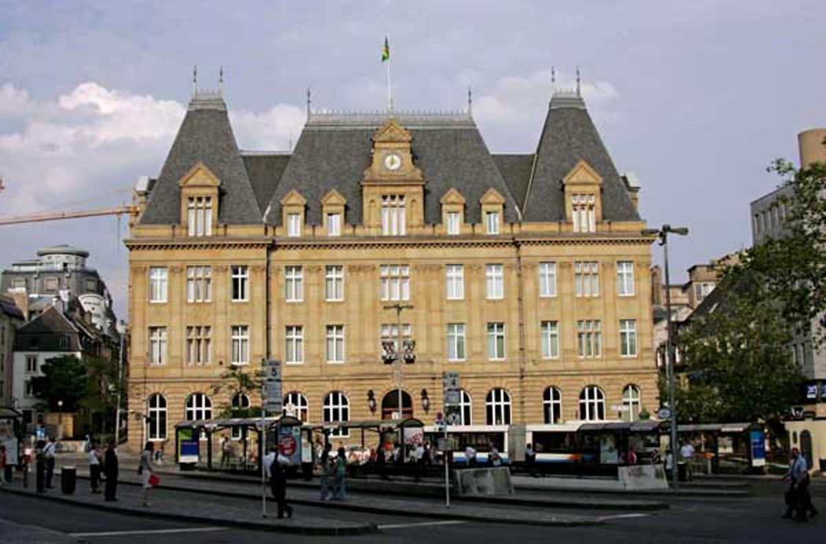 Vista general del edificio de la Oficina de Correos de Luxemburgo.