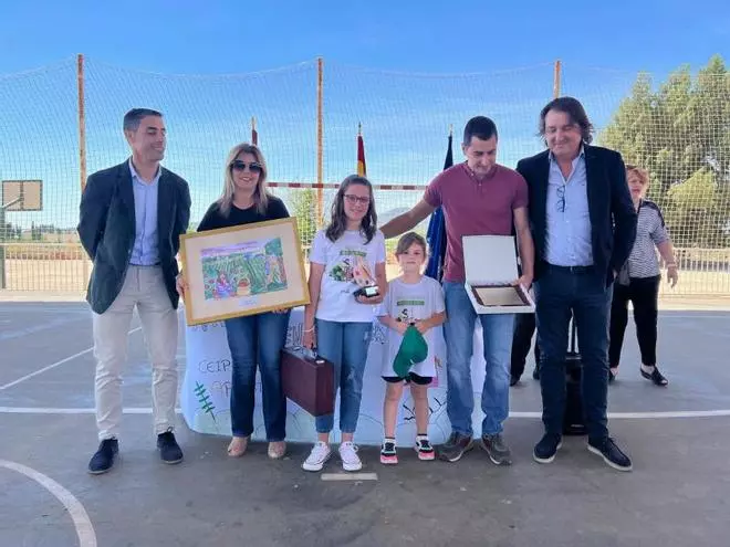 Alma Martínez, del Santiago Apóstol, gana el Certamen de Pintura Infantil