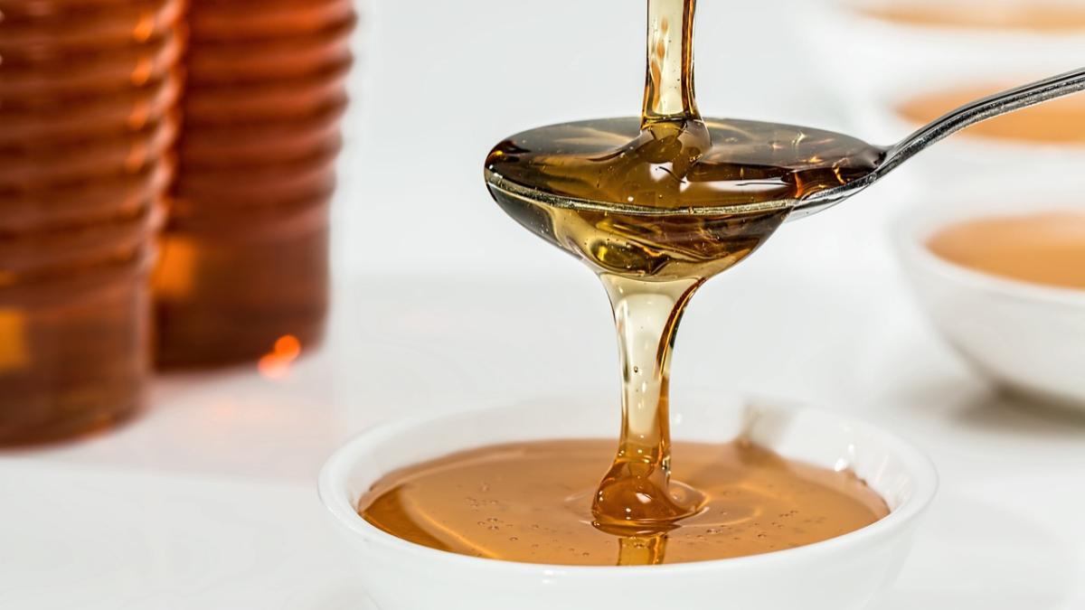 Descubre las alternativas a la miel para que tus postres queden igual de dulces