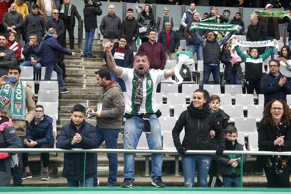 Los aficionados en el Arcángel