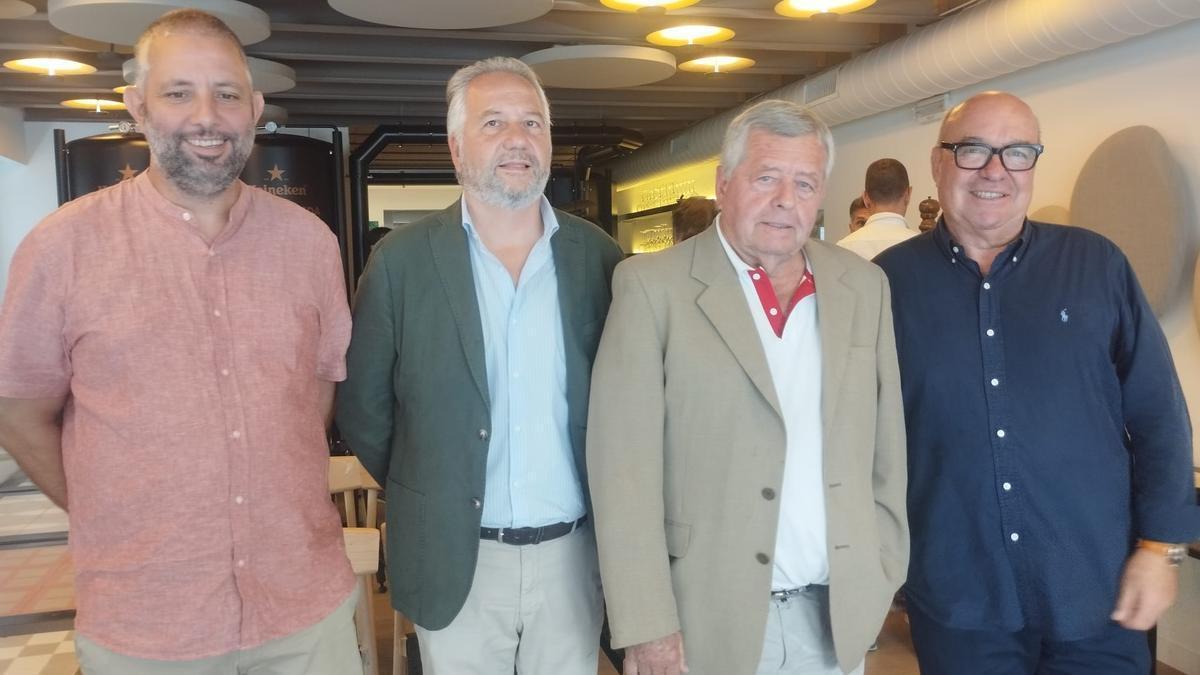 Antoni Barceló; el presidente de la nueva Federación Balear de Viviendas Turísticas, Miquel Cifre; Jordi Cerdó y Roberto San Esteban.