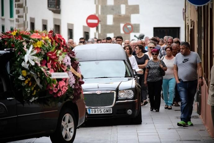 ENTIERRO DE LA MADRE DE ANTONIO MORALES