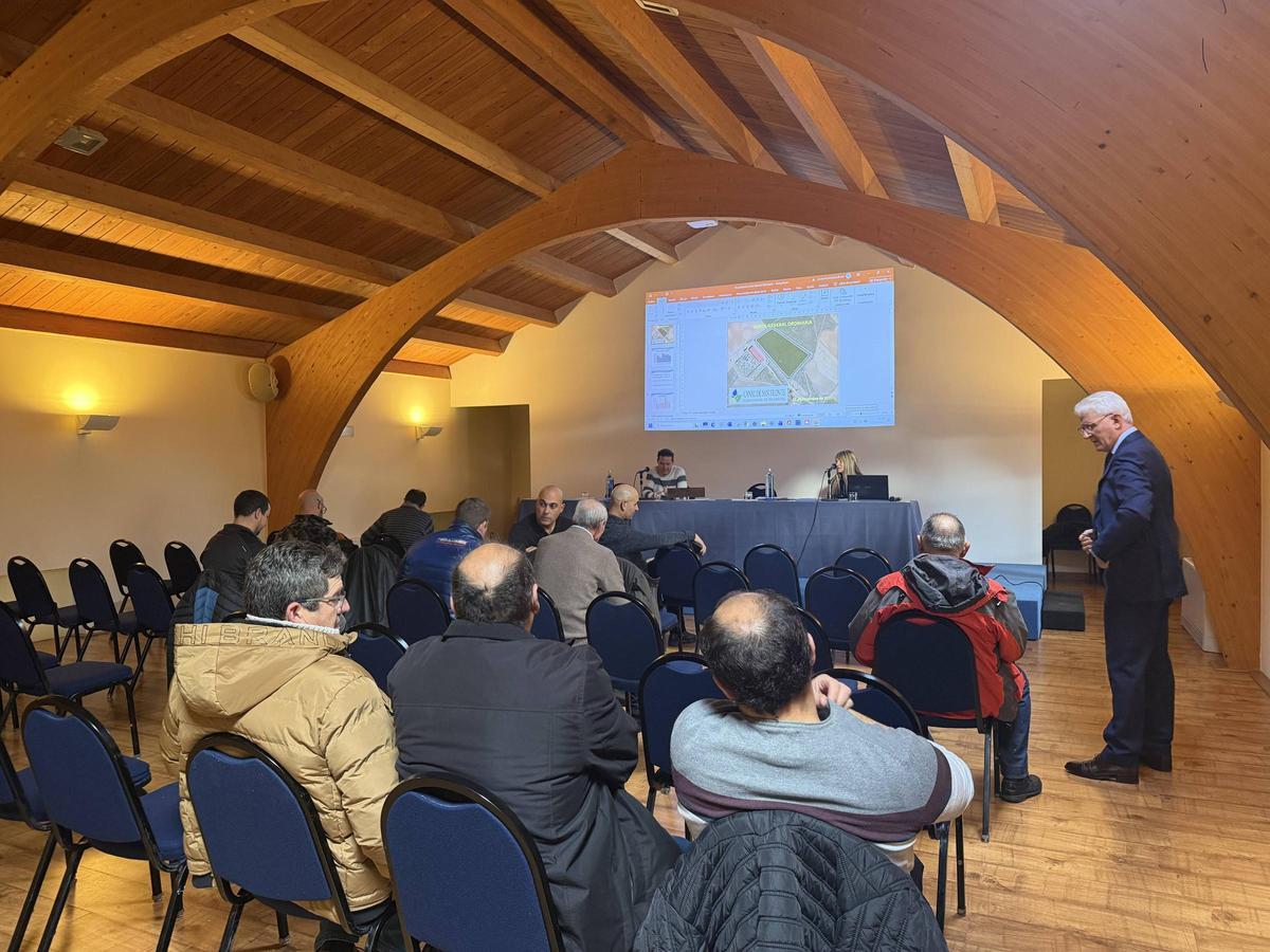 Asamblea de la comunidad de regantes del canal de San Frontis.