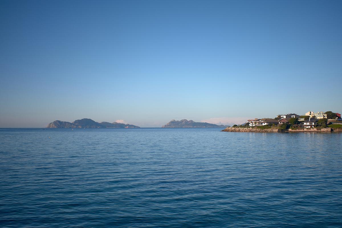 Vista de las Islas Cíes desde la playa de Canido