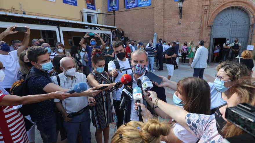 Fernando Simón descarta hacer la vacuna obligatoria en su visita a Aragón
