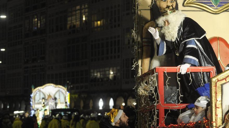 Melchor saluda durante la cabalgata de este año