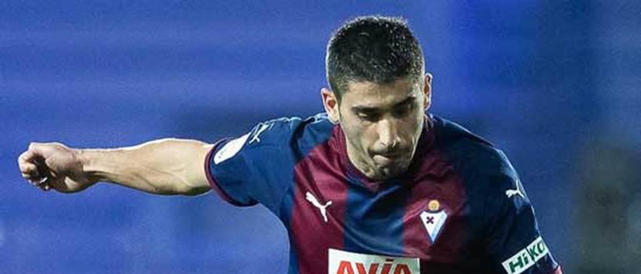 José Ángel, en un partido el con Eibar.