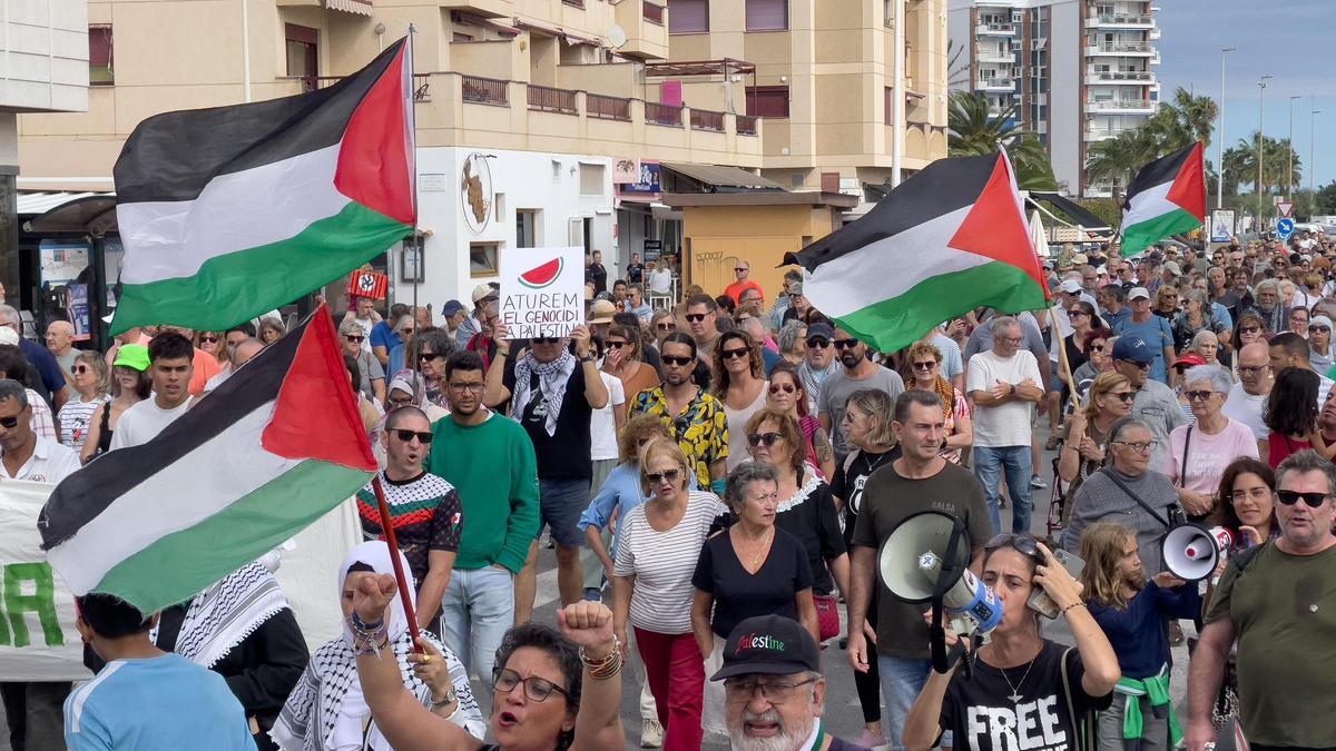 Marcha por palestina en el Port de Sagunt.