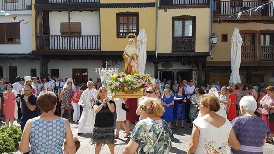 Las fiestas de Santa Ana abren hoy con desfiles, juegos y fiestas acuáticas