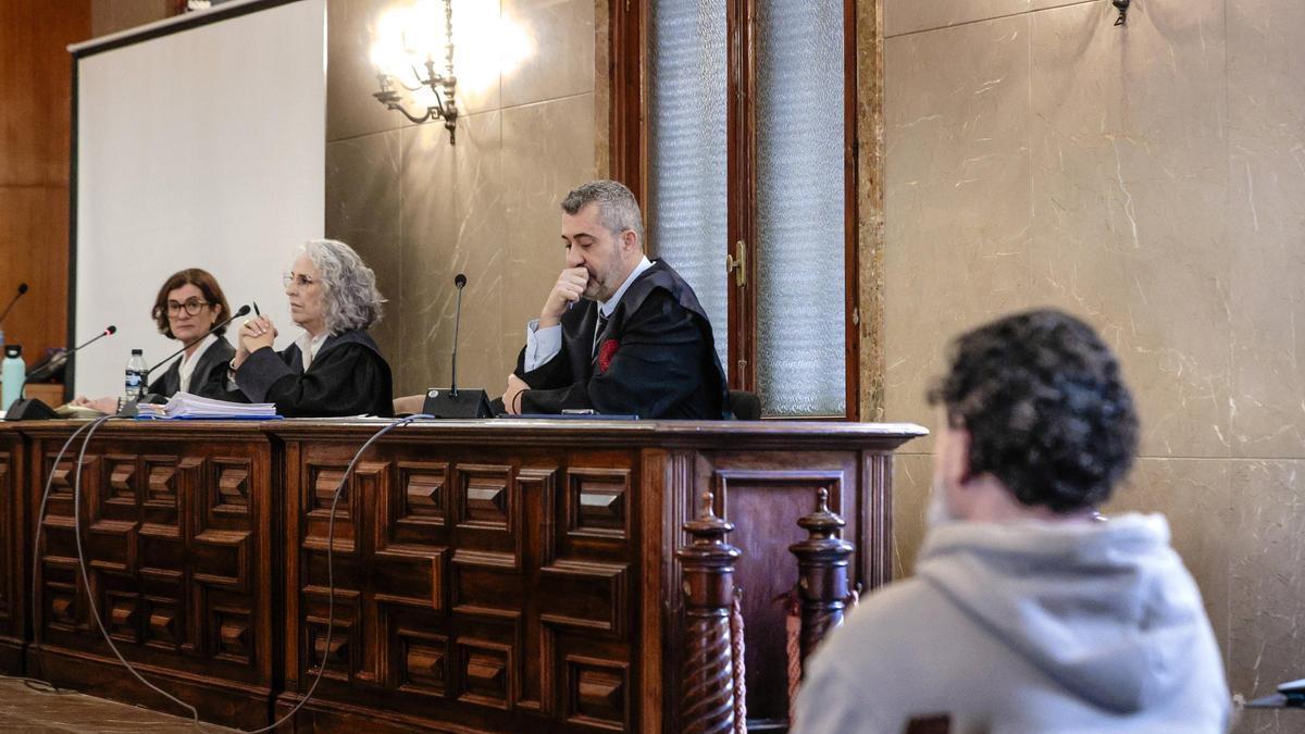 Vítor Aníbal T.M. während des Prozesses am Oberlandesgerichts in Palma. Er ermordete seine Schweizer Schwiegermutter