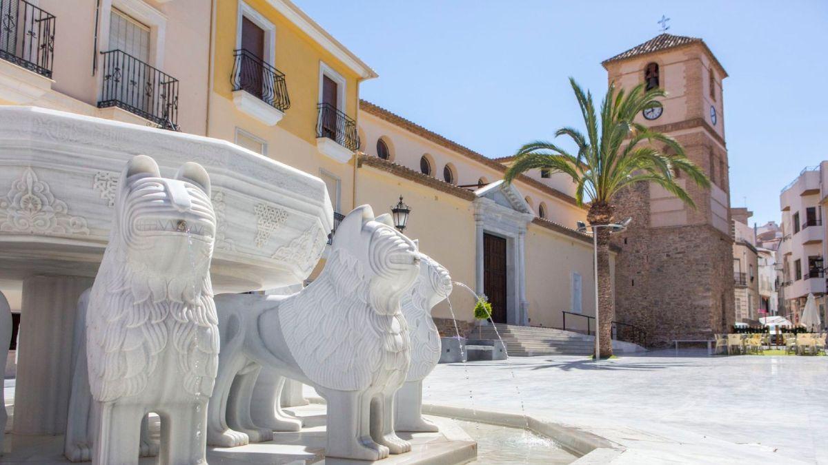 El pueblo con 40 millones de metros cúbicos de mármol que se usaron para construir la Alhambra de Granada