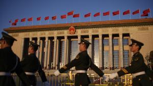 China busca recetas contra la economía declinante y para aumentar la confianza del pueblo.