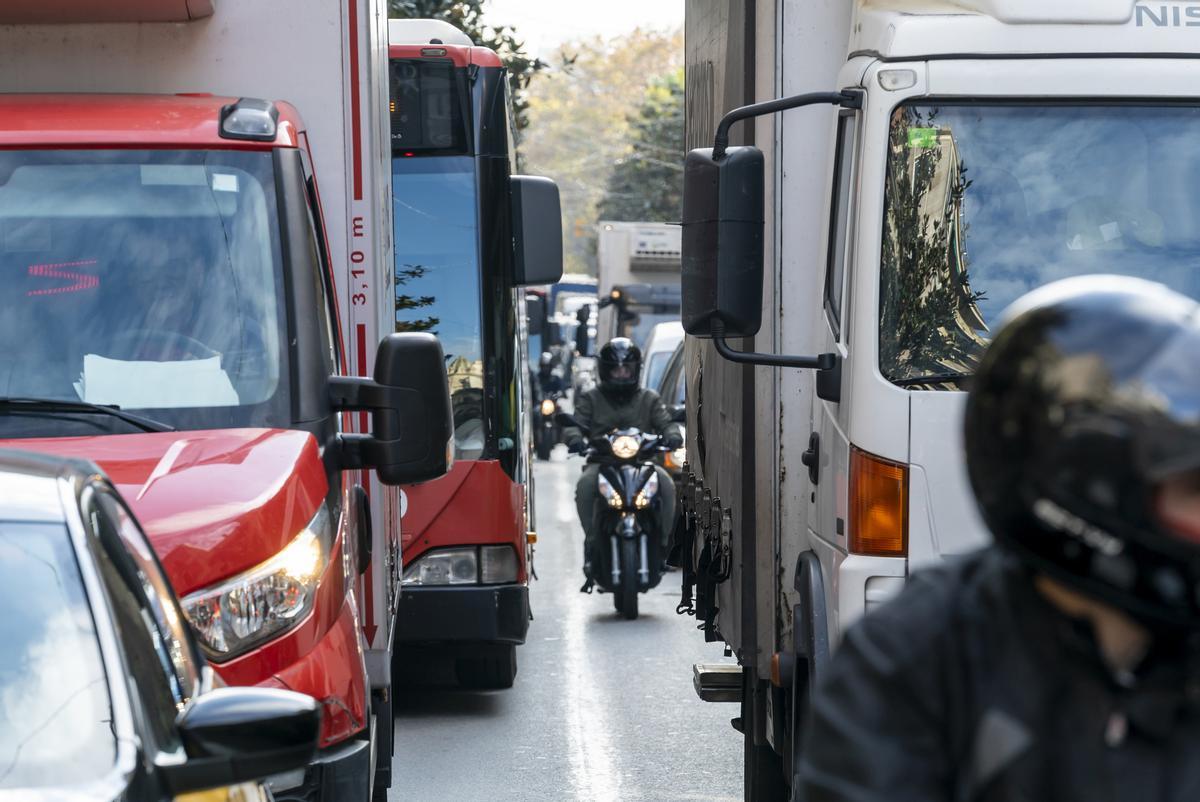 Aprovada l’actualització de la zona de baixes emissions amb millores socials