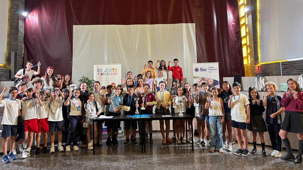 Foto de grupo de los alumnos participantes, en el colegio FEC Montedeva.
