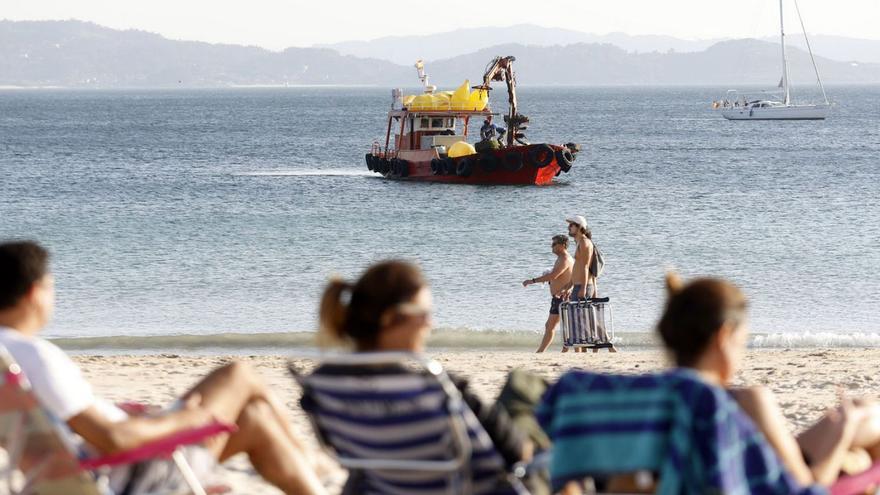 Sanxenxo encara la Semana Santa e instala ya las balizas en cuatro principales playas urbanas
