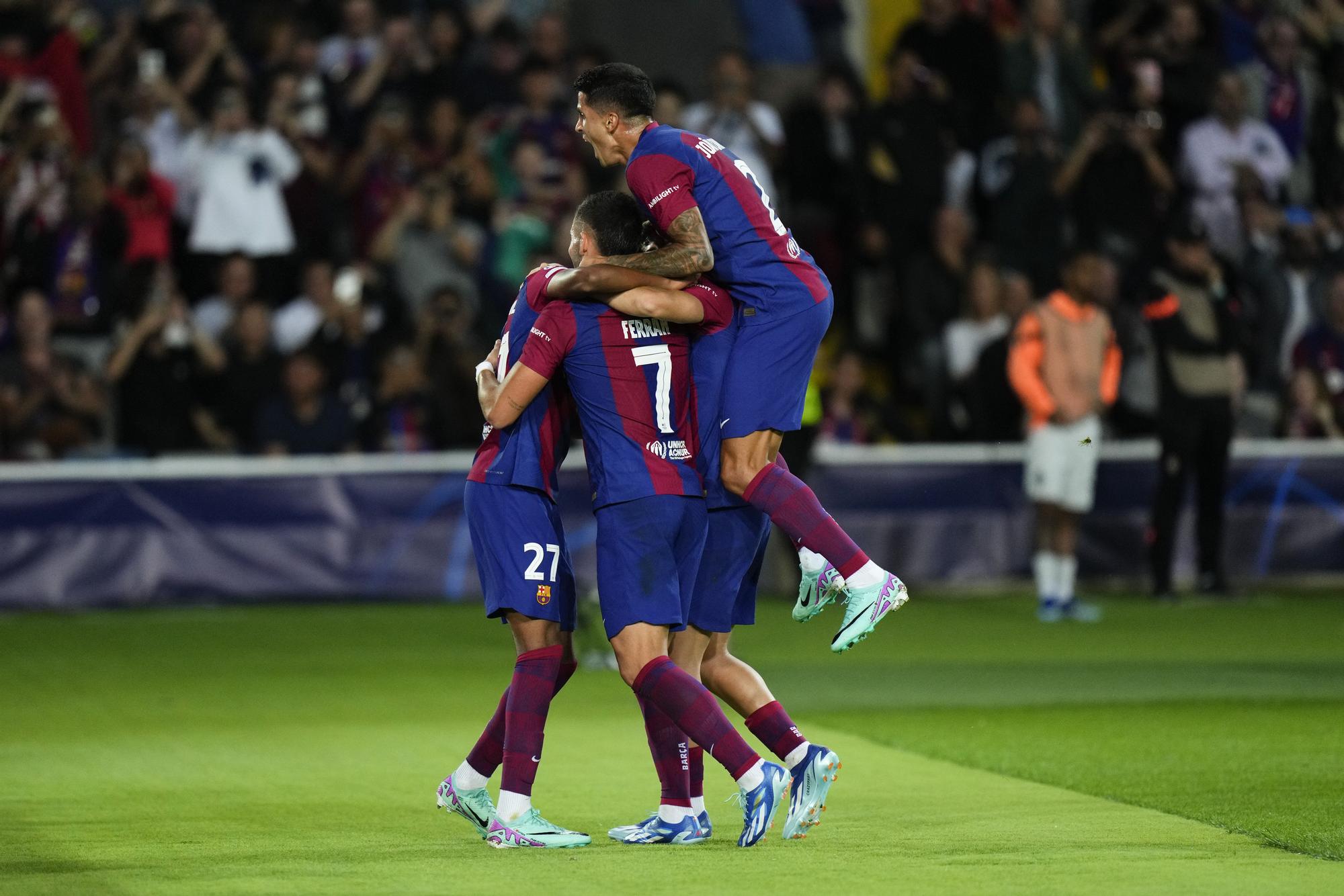 2-0. El Barcelona gana al descanso con goles de Ferran Torres y Fermín