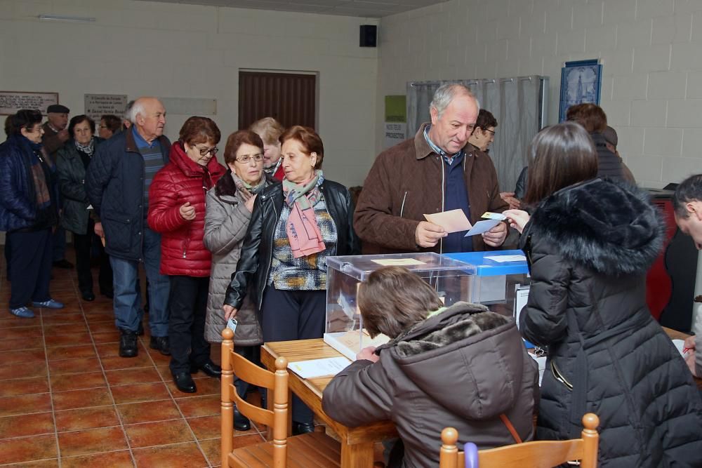 Las imágenes de la jornada electoral del 10N en Galicia.