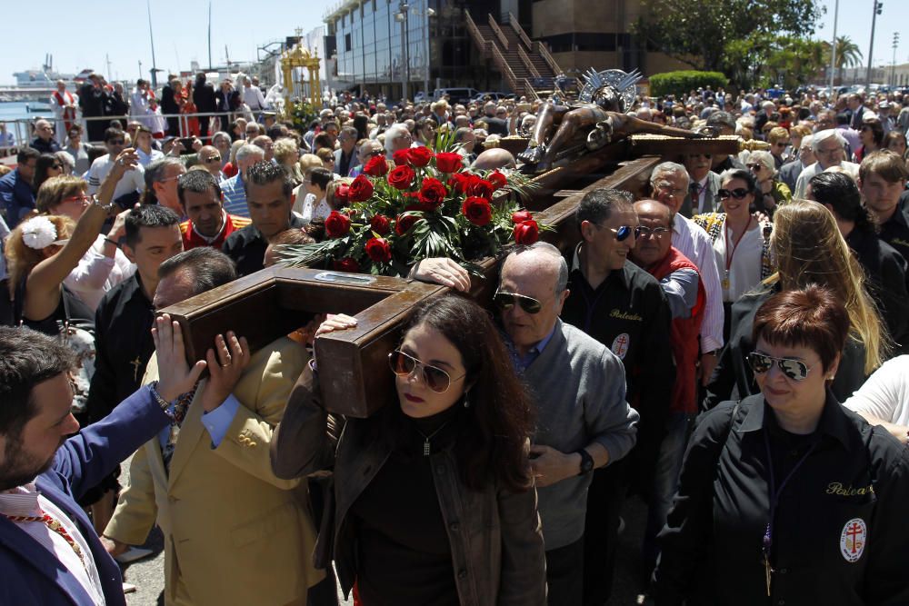 El Cristo del Grao recorre las calles de Poblats Marítims