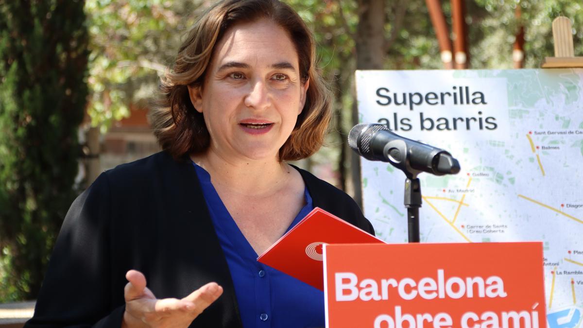 Colau promete extender el modelo de Superilla a los diez distritos de Barcelona