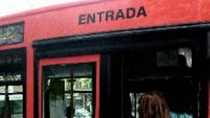 La comisión regional de precios no admite revisar la tarifa del bus