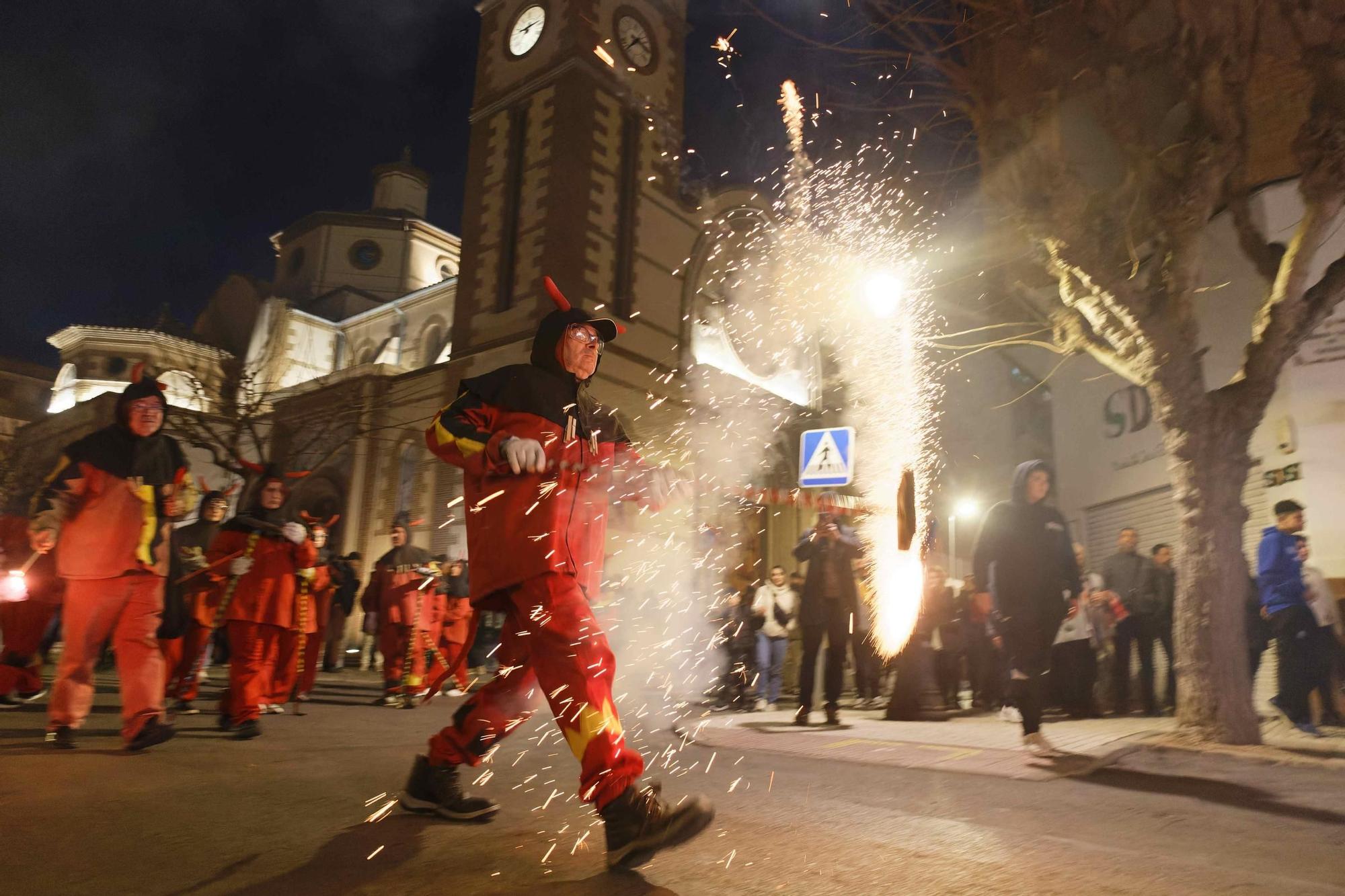 El Grau se despide del Carnaval con el Entierro de la Sardina