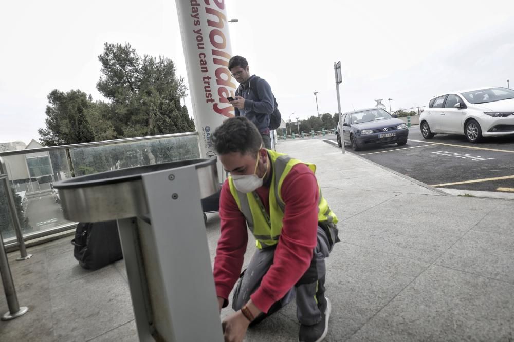 Der Flughafen Palma de Mallorca leert sich