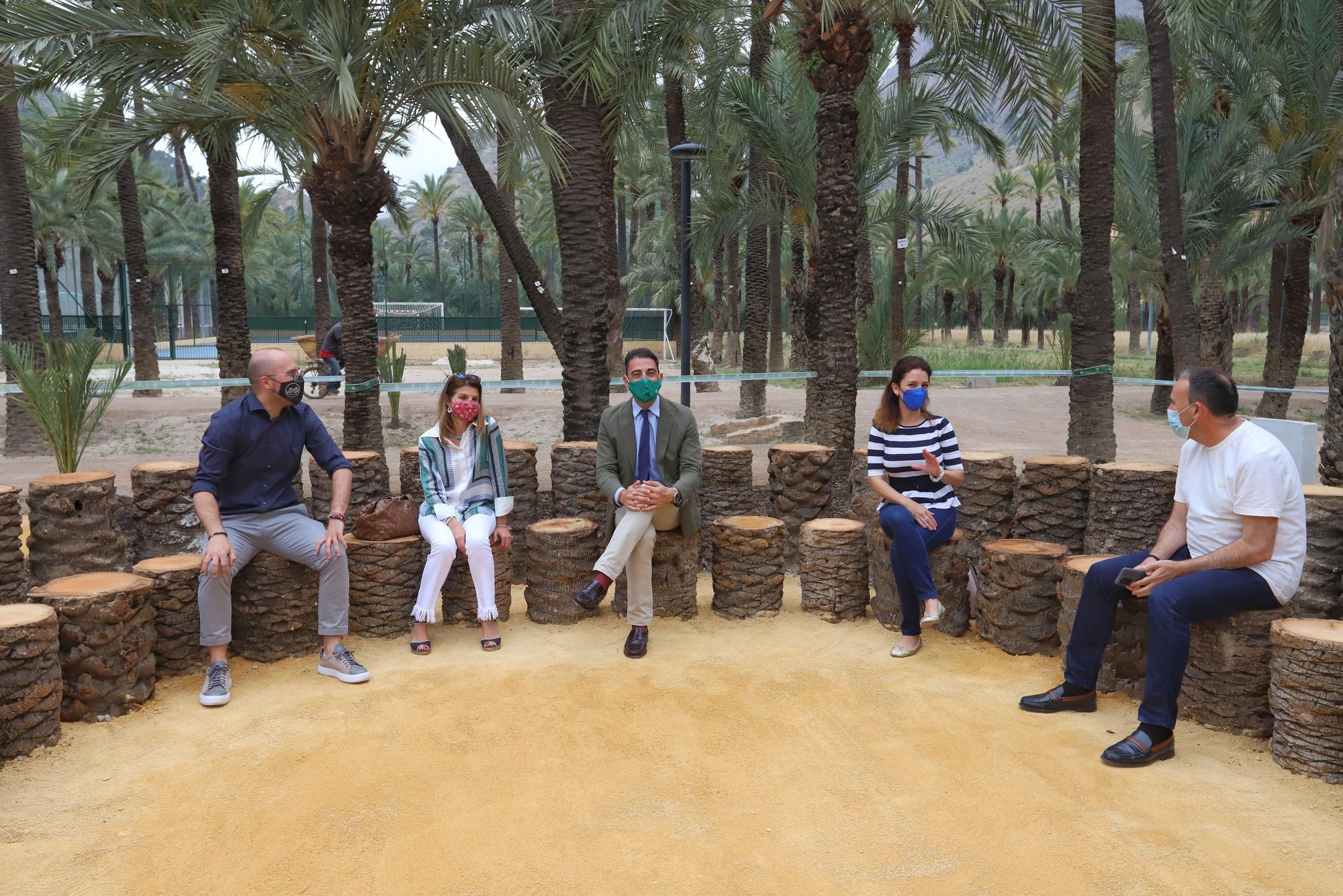 Orihuela inaugura un centro de acogida al visitante en el Palmeral