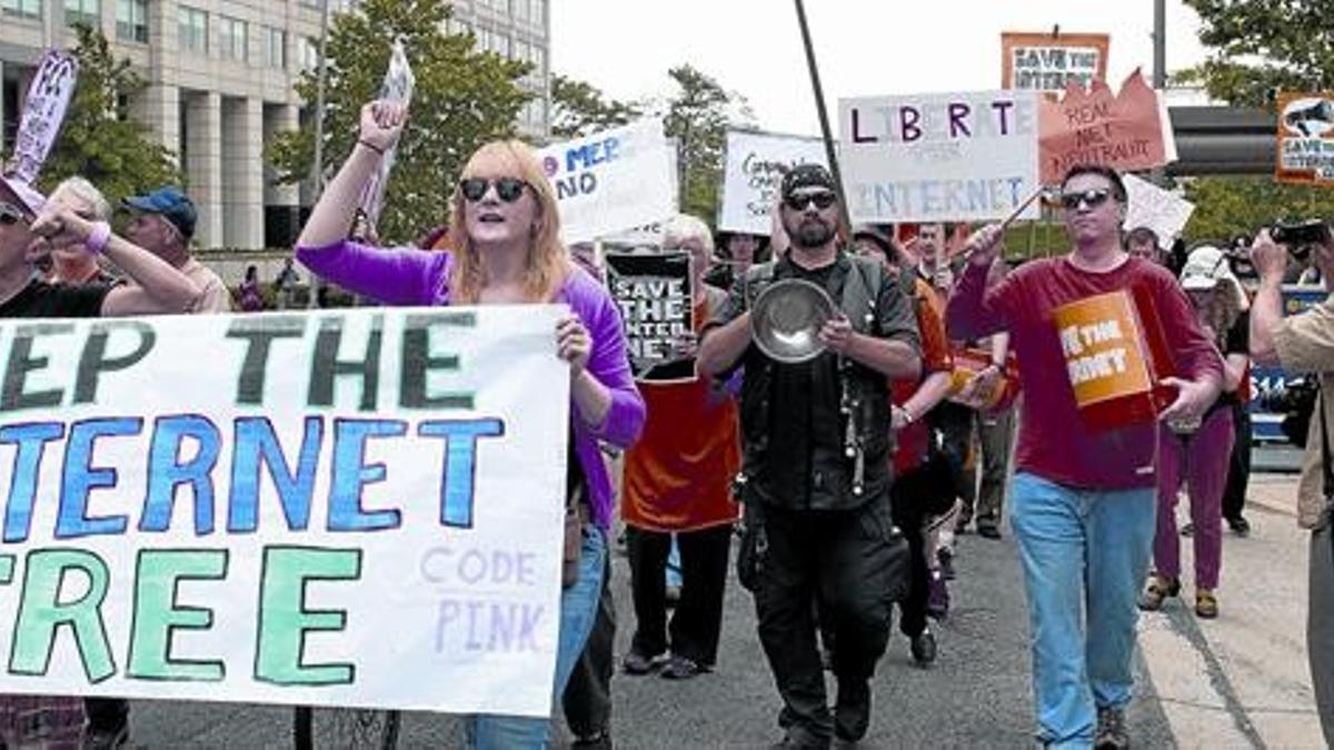 Protesta en Washington contra la vulneración de la neutralidad de la red.