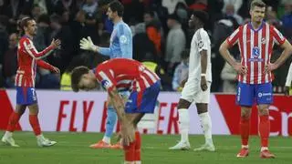 Ni el VAR desatasca un derbi entre Real Madrid y Atlético que ganó el Barça