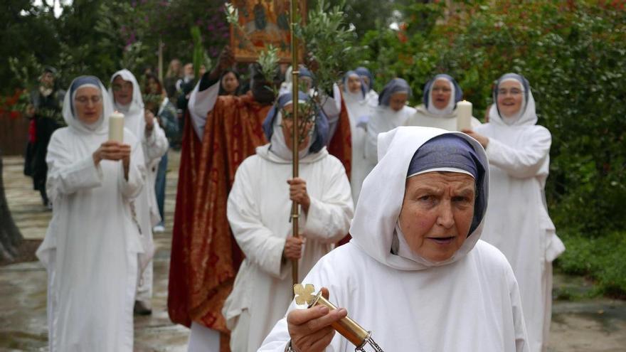Una monja murciana entre sirenas y rezos: la Semana Santa en un monasterio de Israel bajo las bombas