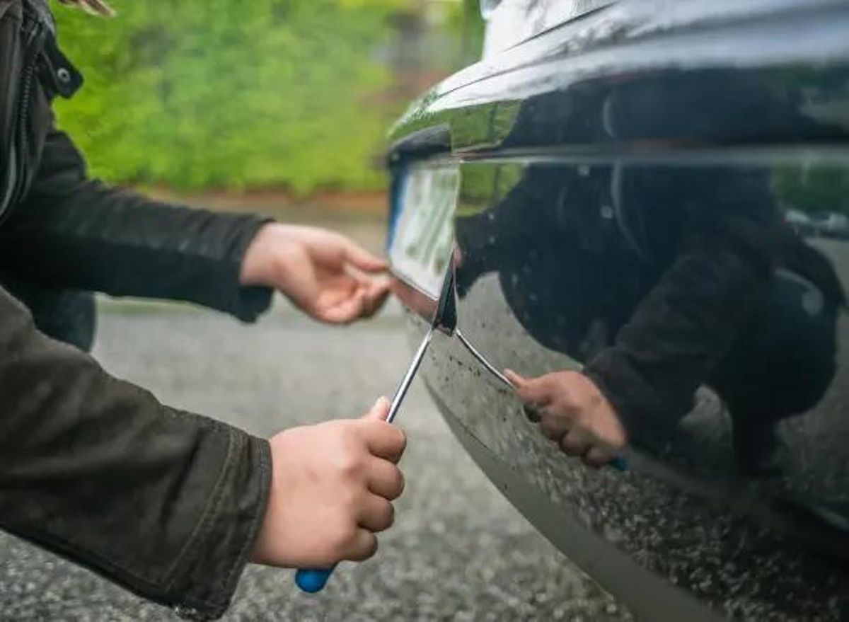 Modificar la matrícula está considerado como una infracción muy grande