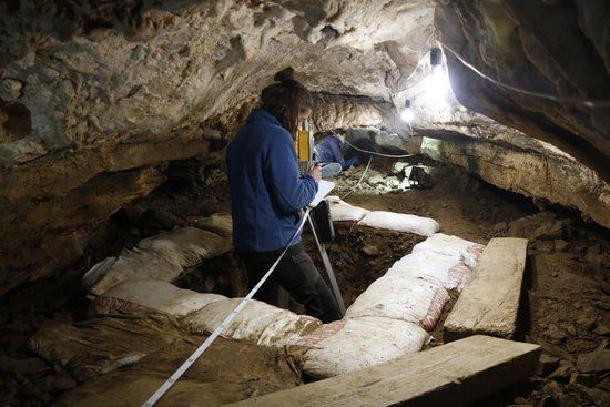 Excavacions arqueològiques al Roc de les Orenetes