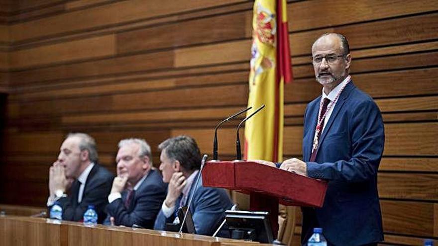 El procurador electo de Ciudadanos Luis Fuentes , nuevo presidente de las Cortes de Castilla y León.