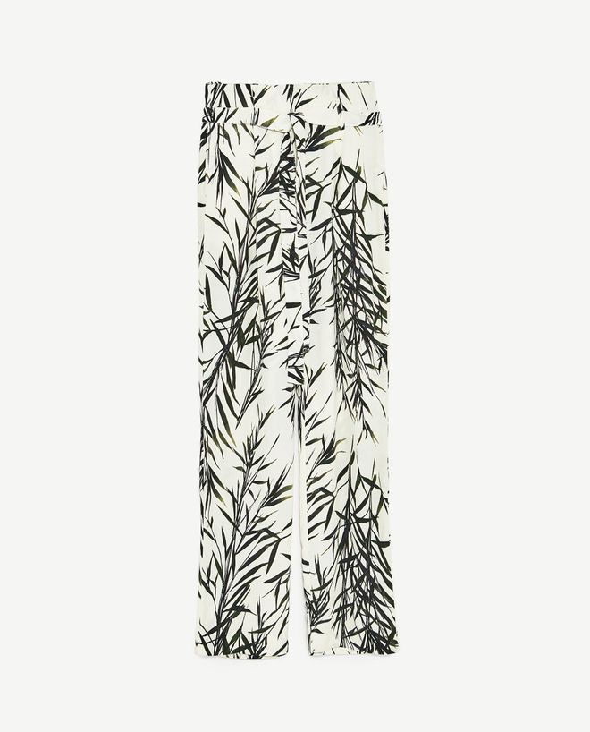 El 'uniforme' de oficina de Zara: Pantalón estampado (29,95 euros).