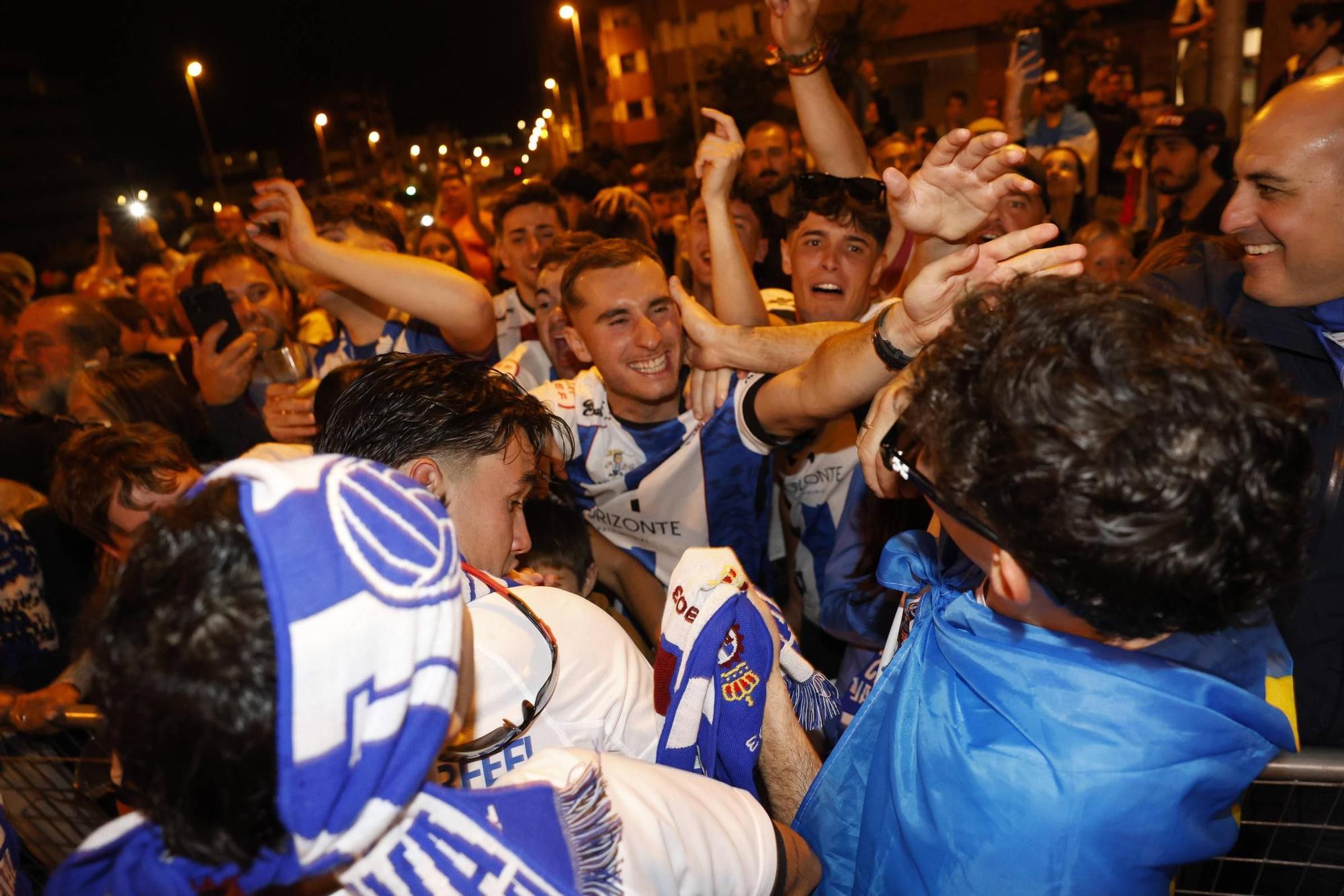 EN IMÁGENES: Locura en las calles de Avilés por el ascenso