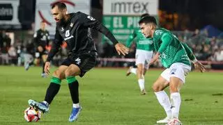 El Betis se salva de la quema en el añadido