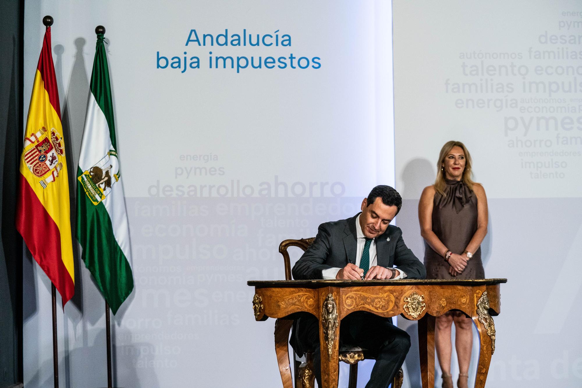 Moreno firma decreto impuestos