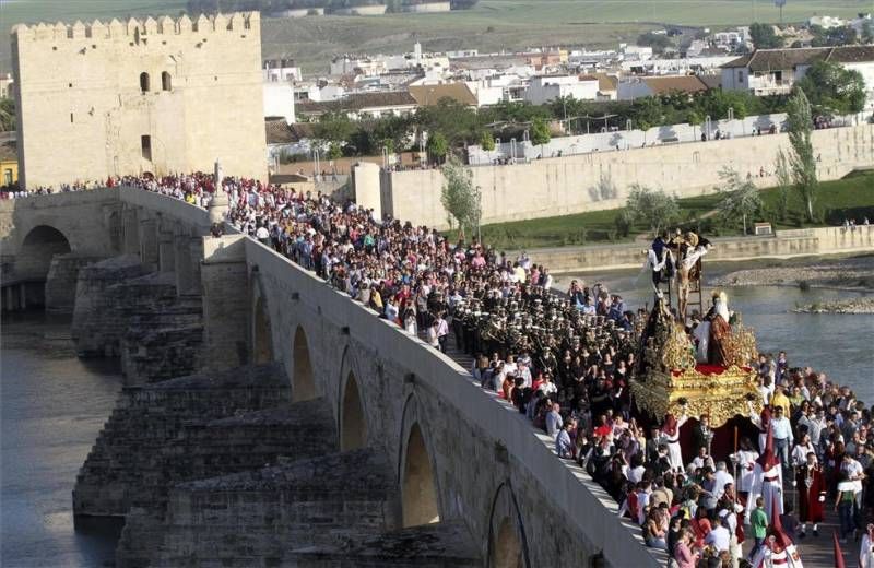 Imágenes del Viernes Santo en Córdoba