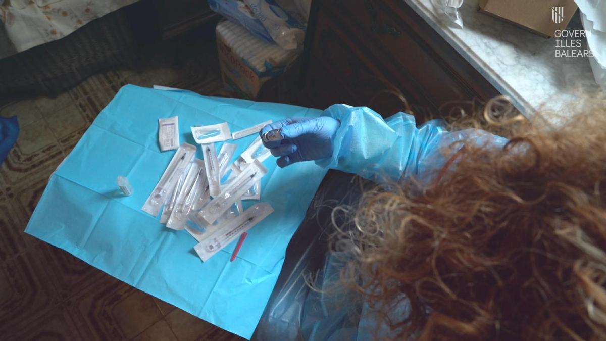 Empieza la vacunación contra el coronavirus de los grandes dependientes de Baleares